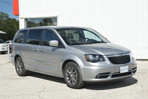 7 PASSENGER MINIVAN